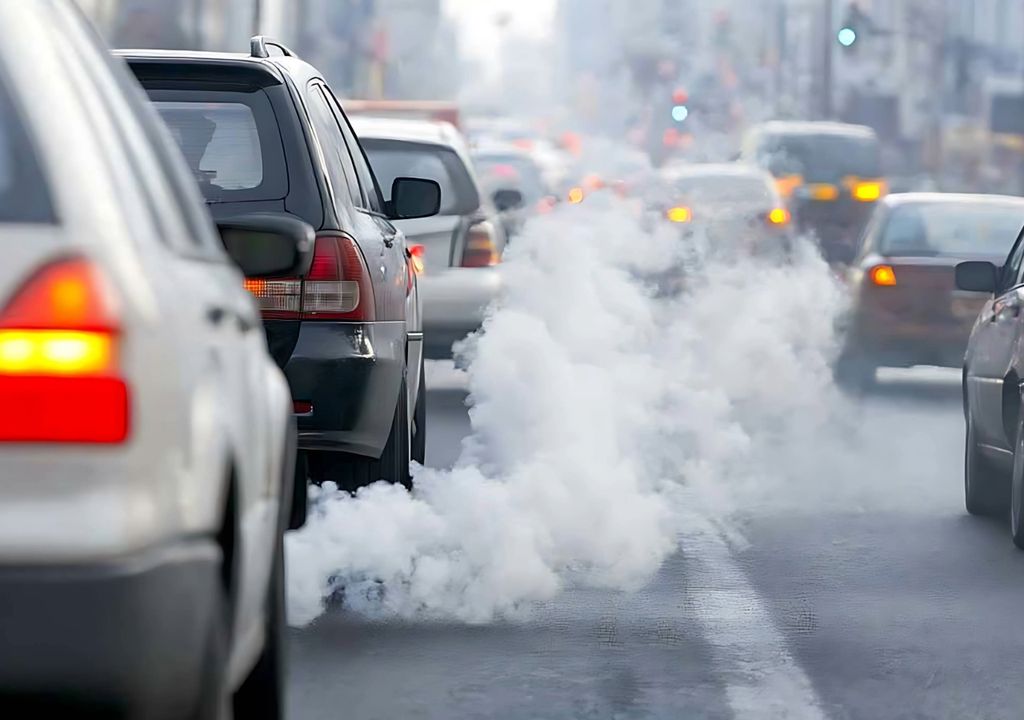 Mover el tubo de escape de lugar puede reducir la contaminación en las calles, según un nuevo estudio