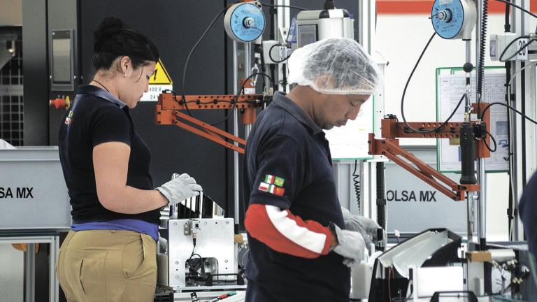 Avanzan iniciativas para reducir jornada nocturna y atender la sobrecalificación en el empleo