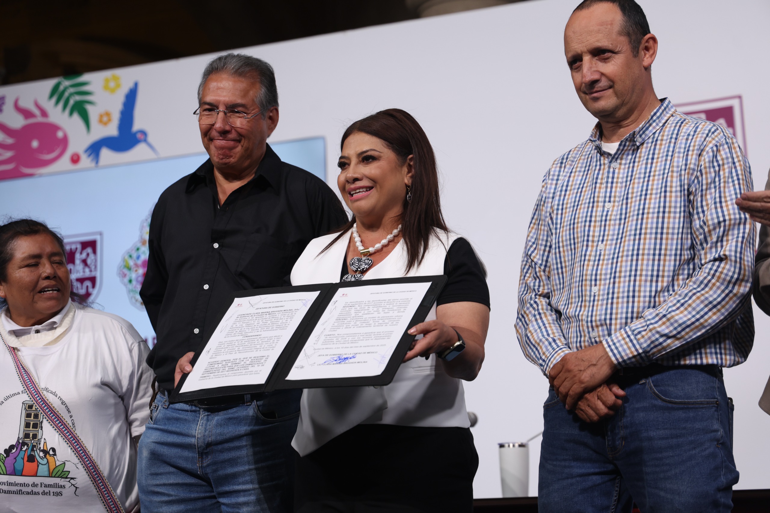 Clara Brugada firma acuerdo para entregar casas a damnificados del 19S antes de 2026