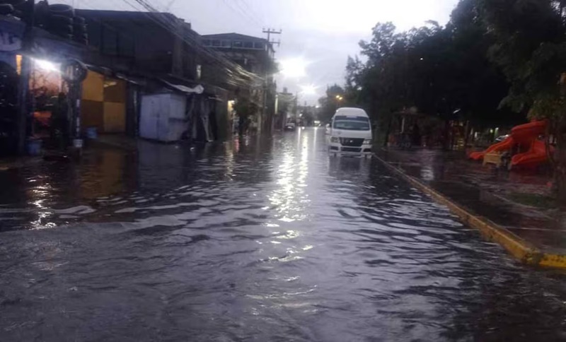 Lluvia atípica inunda a Neza; Conagua atiende emergencia