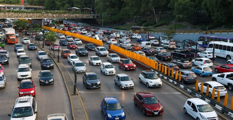 Caos vial en CDMX: marchas y tráfico intenso complican la movilidad este día