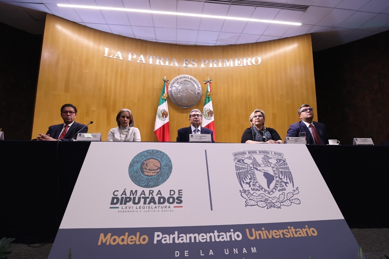 Monreal impulsa a jóvenes: “México necesita nuevos líderes responsables”