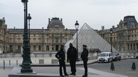 El Louvre en shock: audaz robo sacude el patrimonio histórico francés