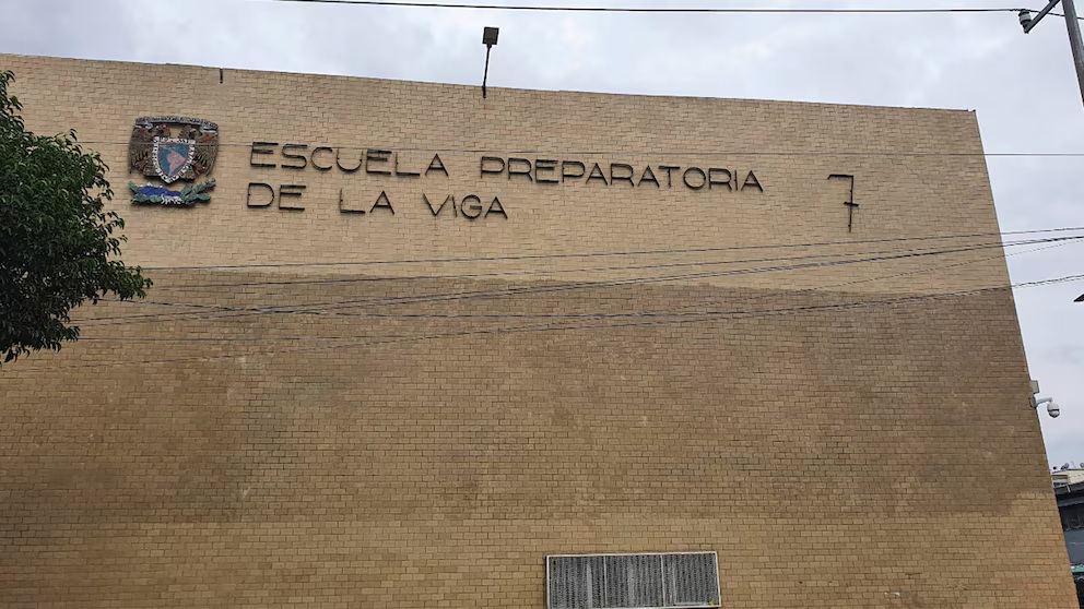 Desalojan Prepa 7 de la UNAM por amenaza de bomba