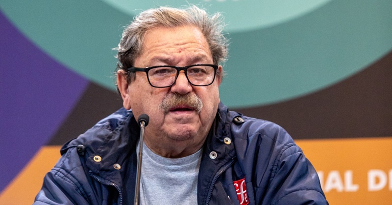 Sheinbaum respalda a Taibo II y anuncia colección de escritoras