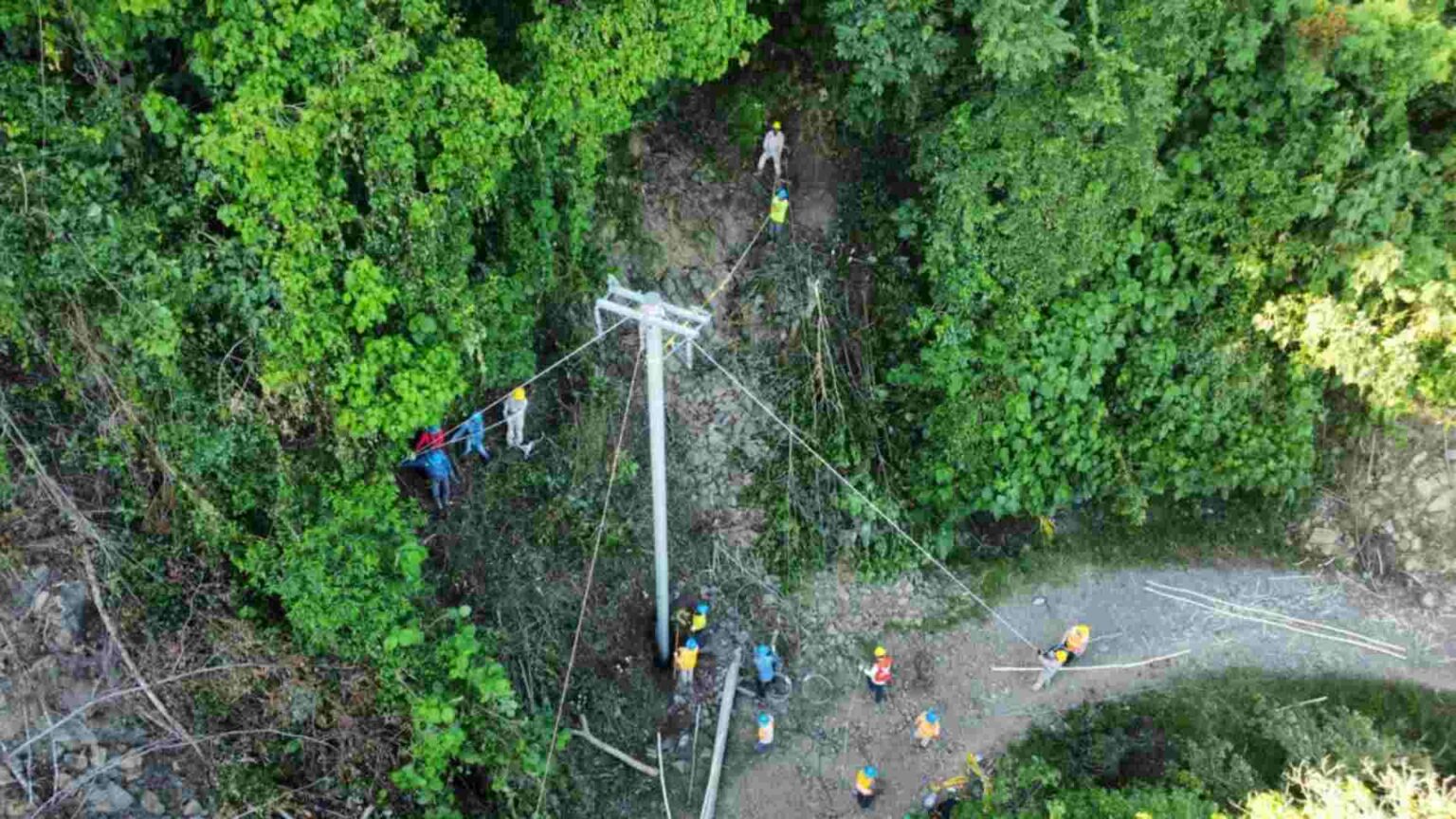 Restablecen electricidad tras lluvias en cinco estados