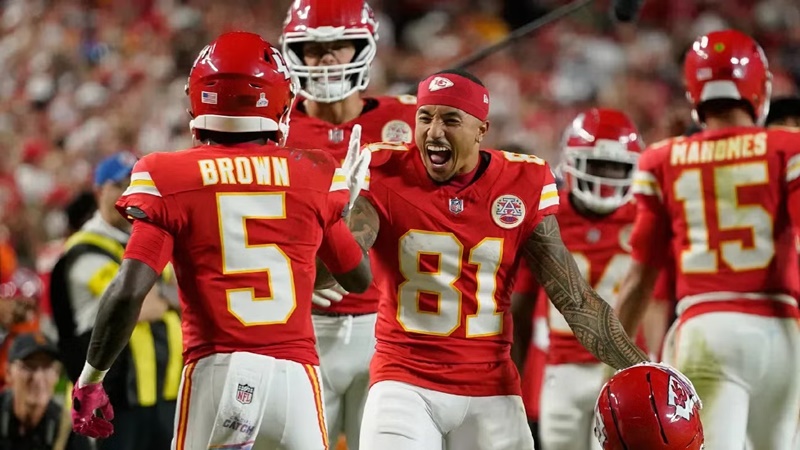 Hollywood Brown lidera a los Chiefs en la paliza a los Lions: Patrick Mahomes brilla