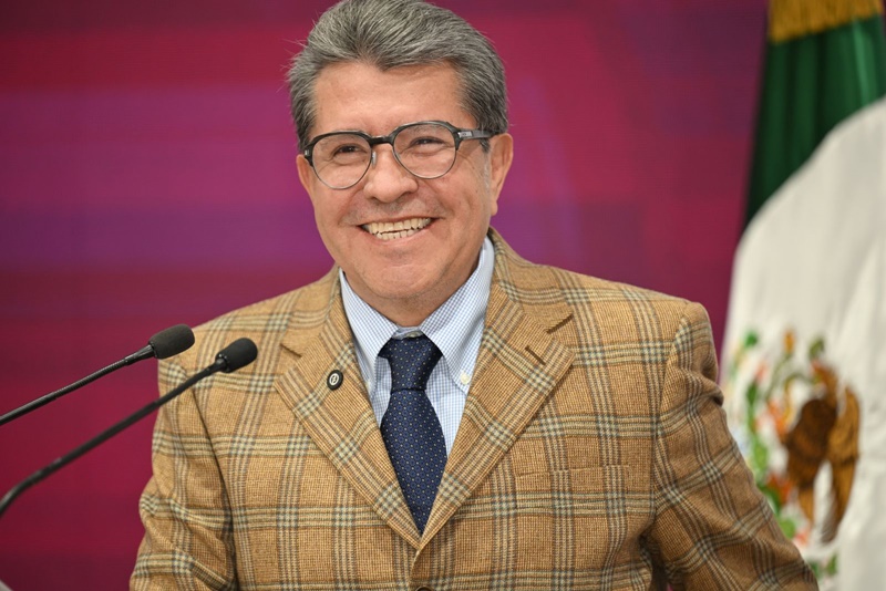 Monreal busca amarrar una Ley de Aguas sin dudas y sin privilegios