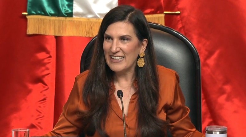 Kenia López Rabadán llama a saldar la deuda histórica con las mujeres