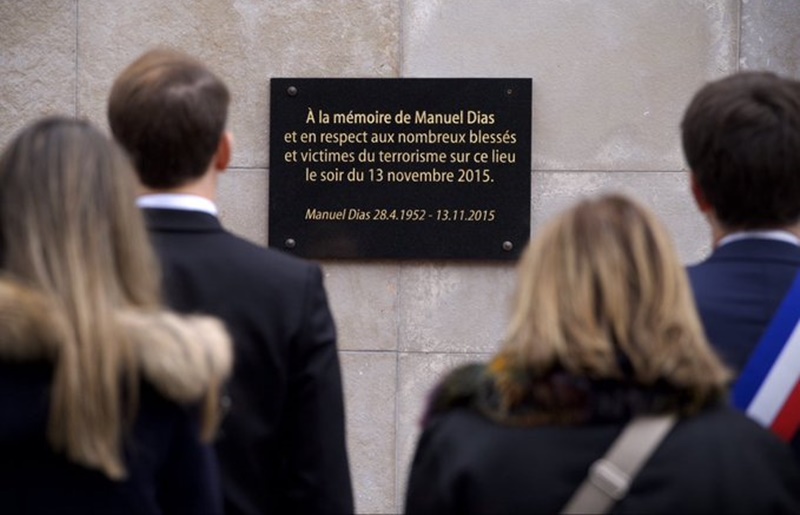 Francia honra a las víctimas del 13N, diez años después del horror