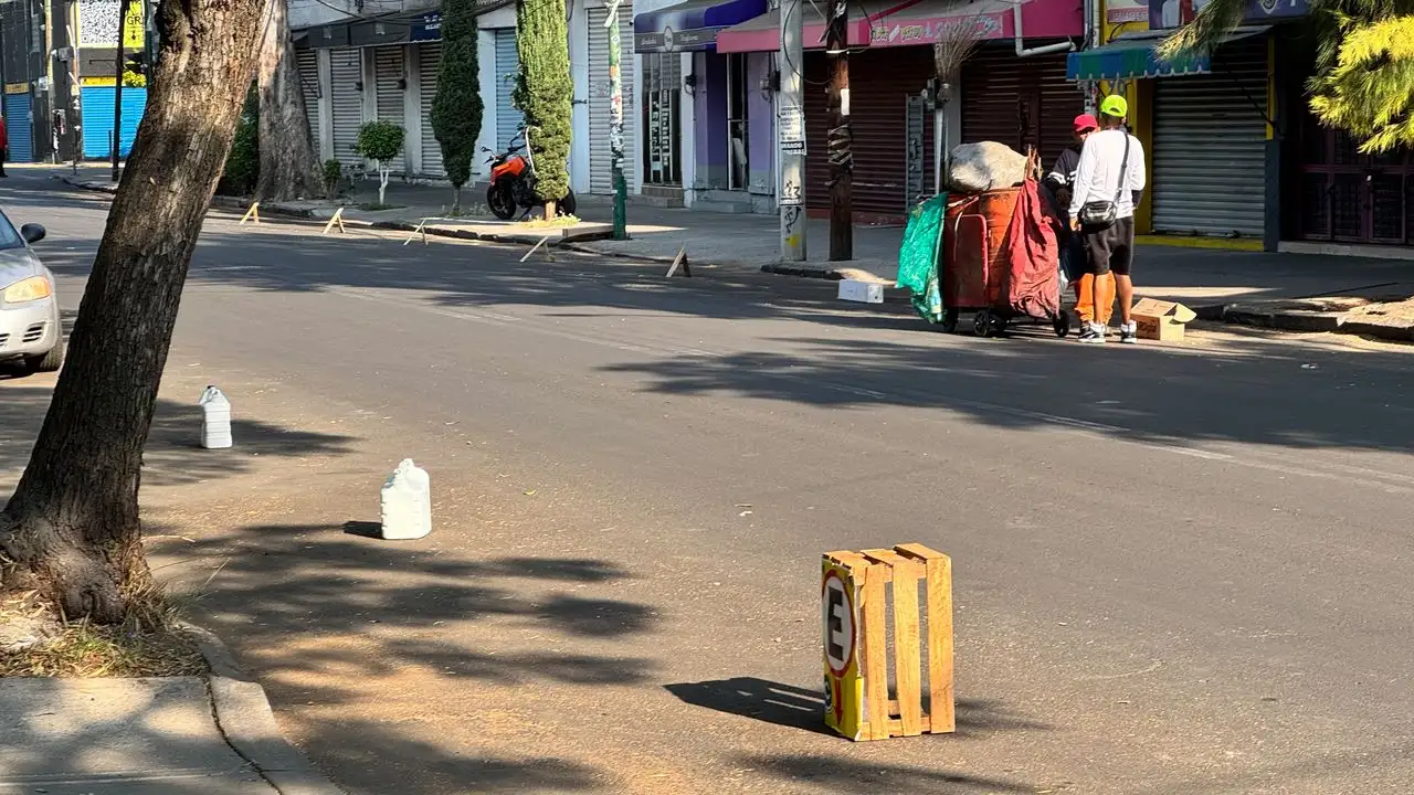 Cobros y amenazas continúan: franeleros operan en CDMX pese a endurecimiento de penas