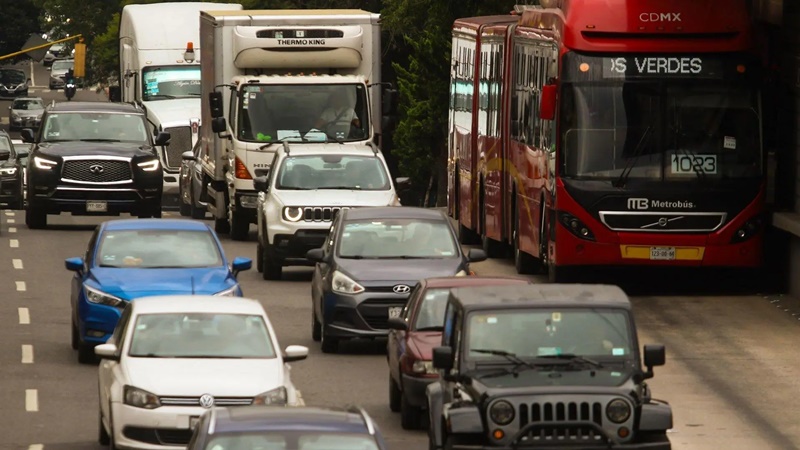 Bloqueos y marchas complican el tráfico en CDMX este jueves