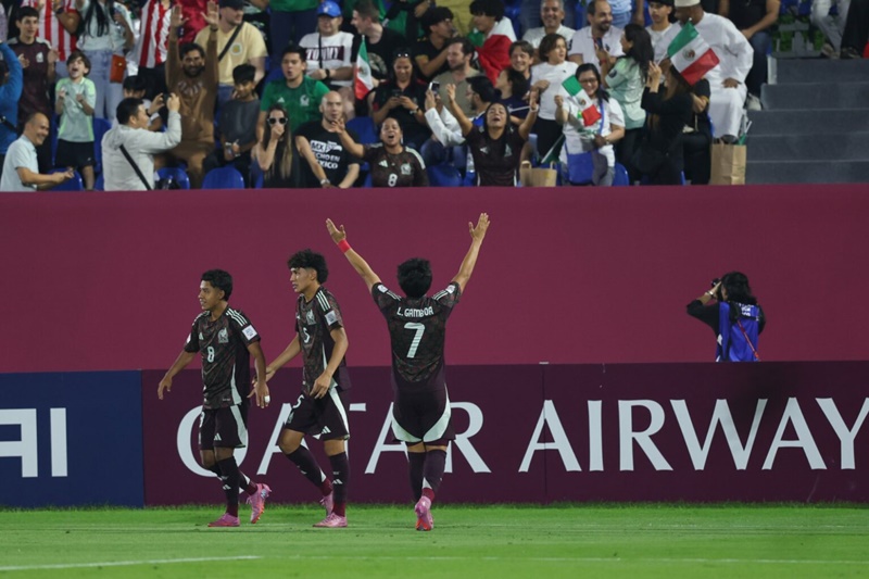 México avanza con drama a octavos del Mundial Sub-17