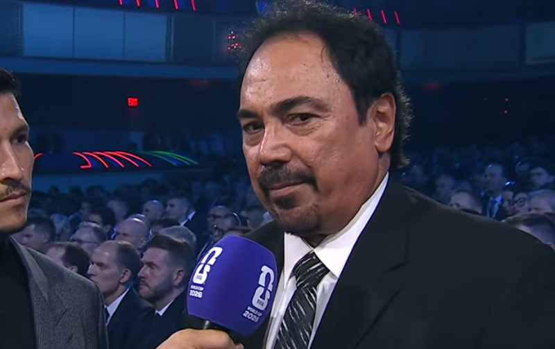 Hugo Sánchez celebra que México reciba su tercer Mundial