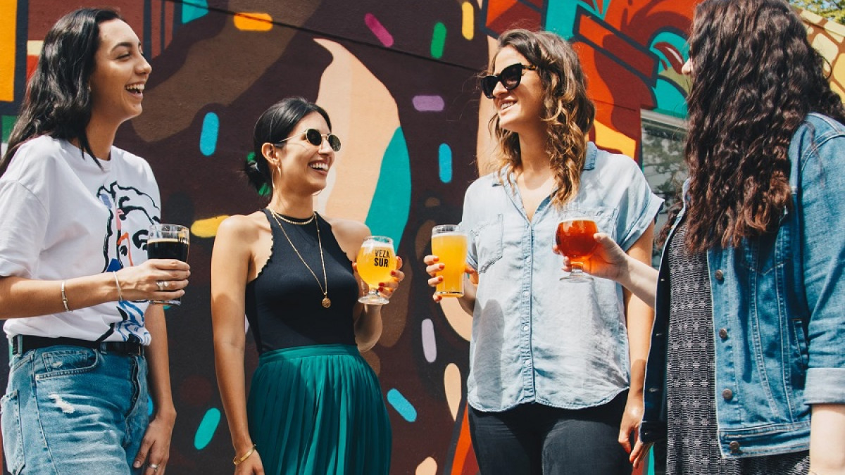 El cerebro cambia más de lo que creías: estudio identifica cinco fases y cuatro puntos de inflexión