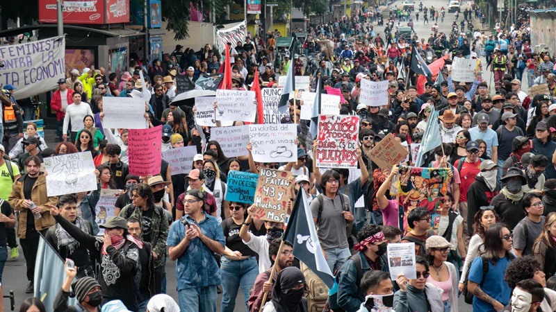 Caos vial y marchas en CDMX este sábado
