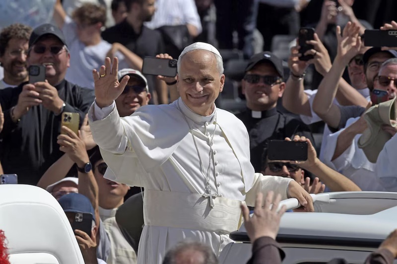 Sheinbaum alista visita papal y abre diálogo con el Vaticano