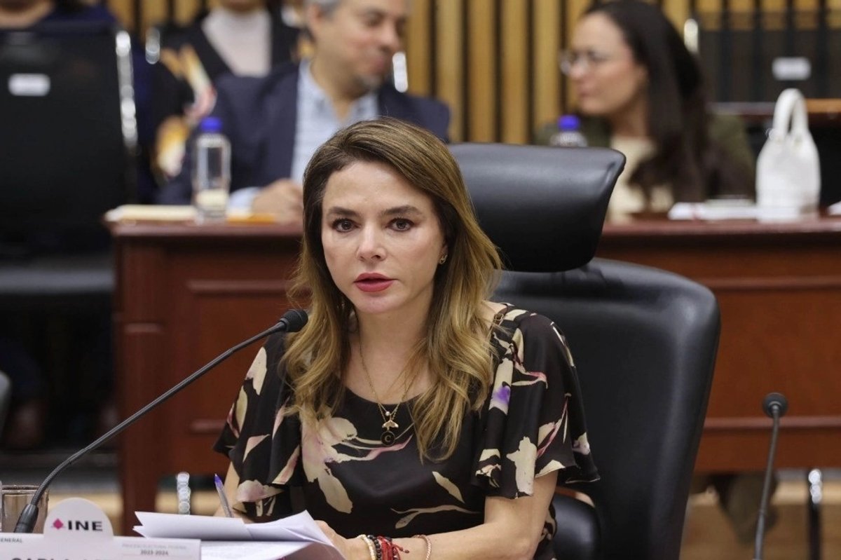 Carla Humphrey critica contratación de miniserie del INE y se deslinda públicamente