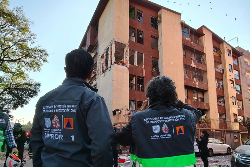 Explosión por gas en edificio de Paseos de Taxqueña