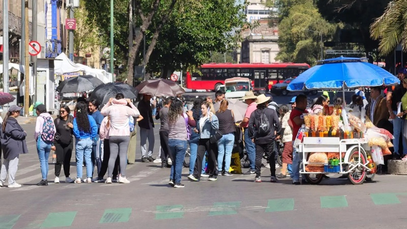 La ciudad se mueve lento: marchas y tráfico tensan la CDMX