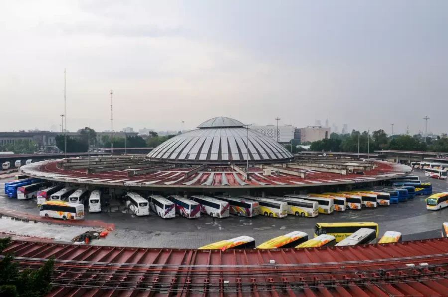 ¿Es seguro viajar al occidente del país en autobús? Autoridades dicen que avanza la normalización, pero persisten cancelaciones