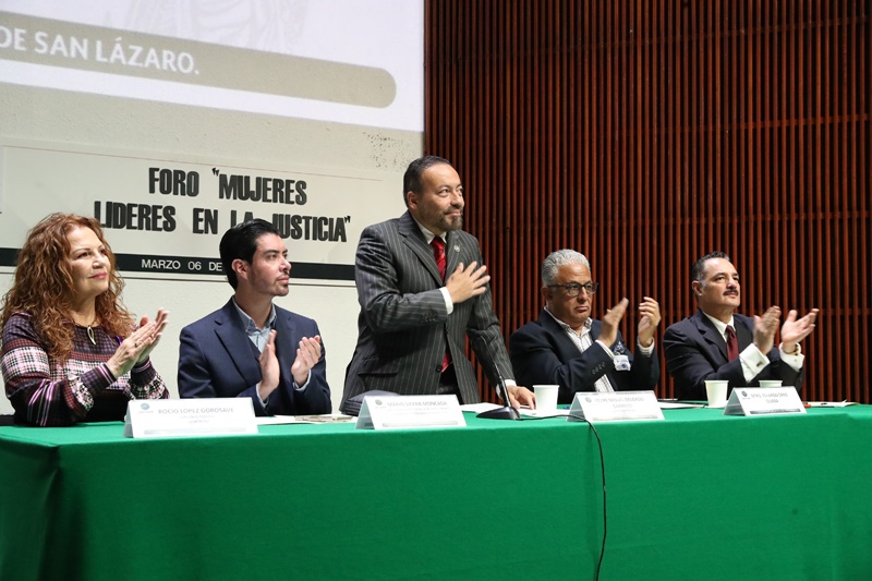 Felipe Delgado impulsa empoderamiento de mujeres en la justicia