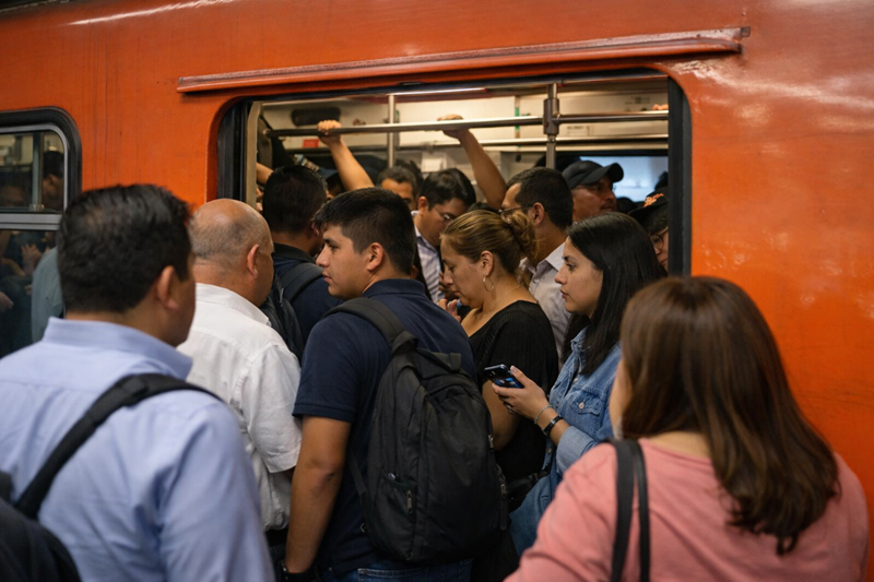 Caos vial y marchas sacuden la CDMX hoy