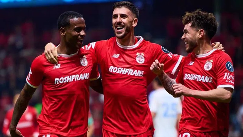 América y Toluca avanzan en Concachampions con estilos distintos