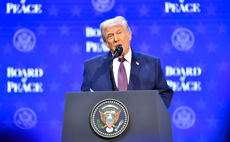 Trump presume ofensiva y anticipa nueva oleada contra Irán