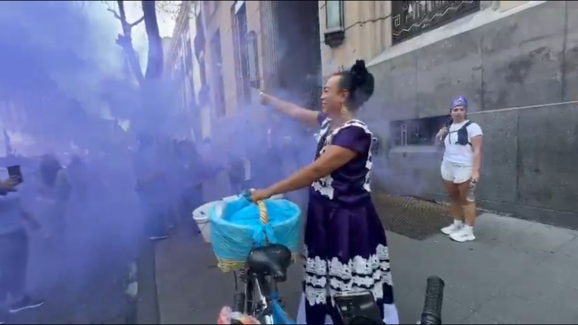 Marea morada toma la CDMX: miles marchan contra violencia feminicida