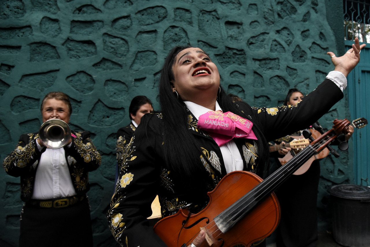 Rompiendo el silencio del mariachi: mujeres músicas analizan violencia y barreras en el gremio