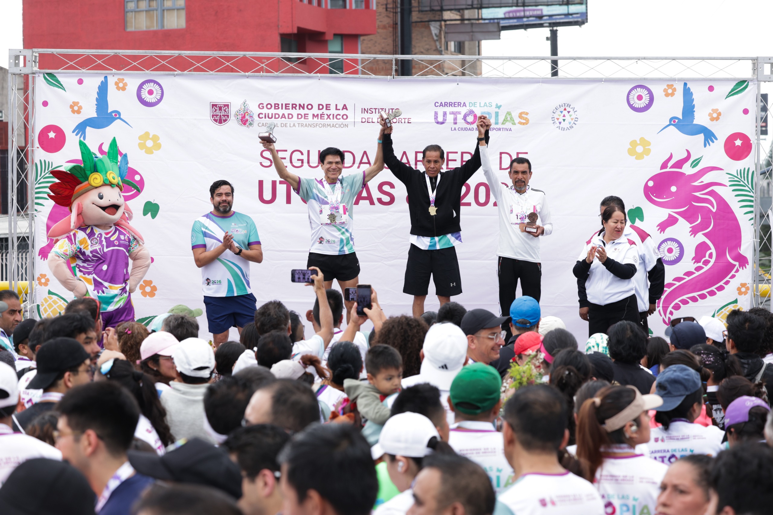 15 mil corredores hacen historia en la Carrera de las UTOPÍAS 8K en CDMX