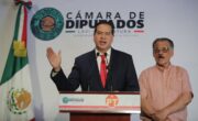 Ricardo Mejía Berdeja durante una conferencia de prensa en la Cámara de Diputados